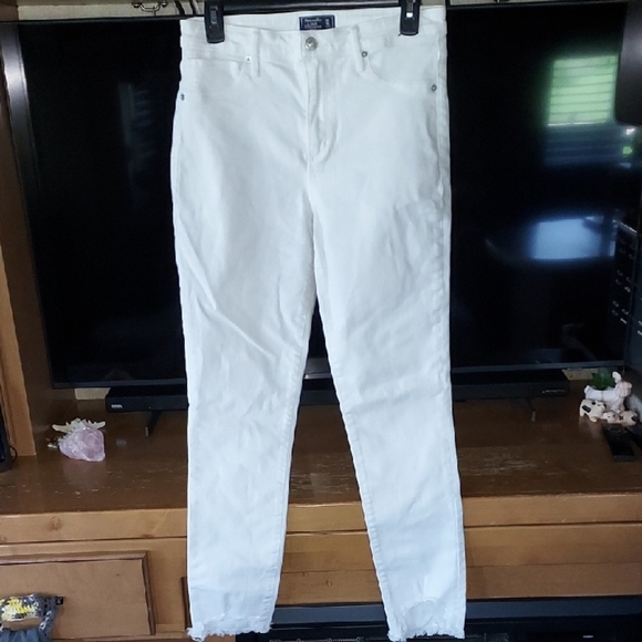 Abercrombie & Fitch White High Rise Jeans - Picture 1 of 4